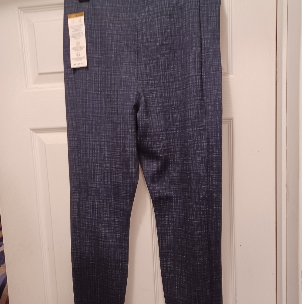Liverpool. Carolyn Classic Printed Legging. Navy, size 10